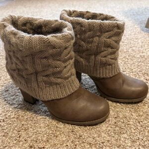 Muk Luks Brown Knit Cuff Ankle Boots size 7